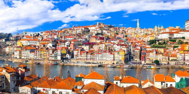 panorama-der-schoenen-stadt-porto-portugal-reisen-und-sehenswuerdigkeiten_287743-1467