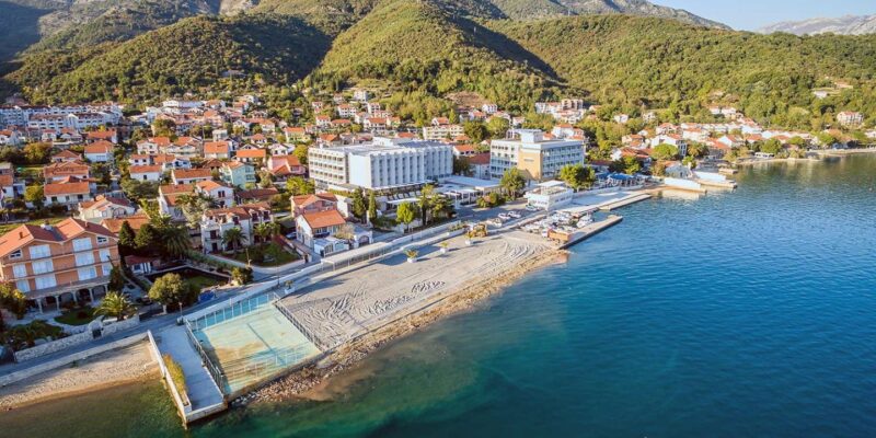 METDELFIN_BIJE-TOP-Bijela—hotel-Delfin