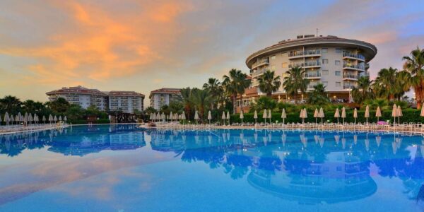 Seaden Sea World Resort & Spa