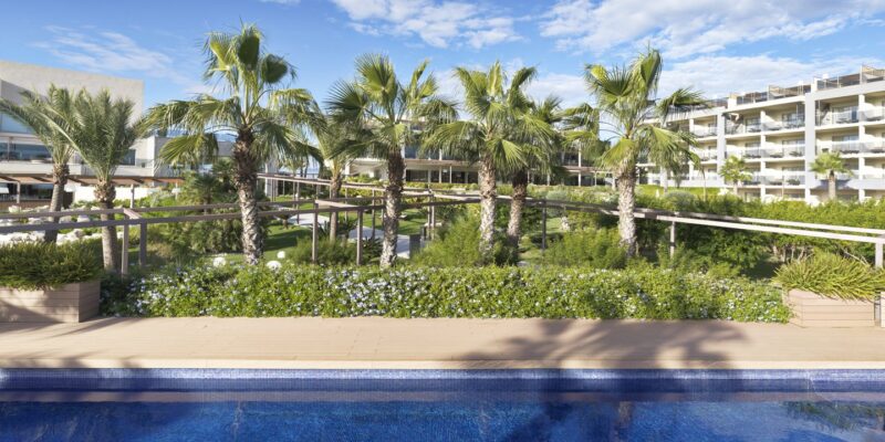 Zafiro%20Palace%20Alcudia_zafiropalacealcudia_2018_oasis_adult_pool_iii_pt_1440x810