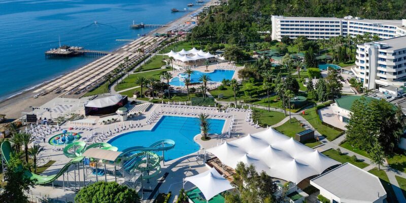 Mirage_002_p_pool_104758370_1440x810