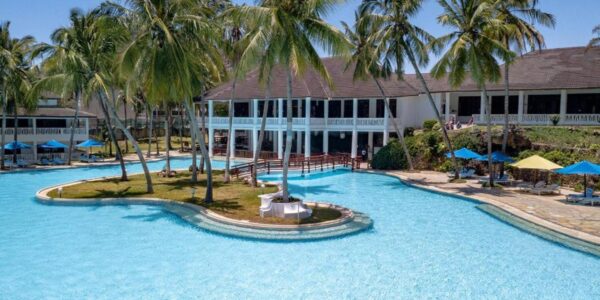 PrideInn Flamingo Beach Resort& Spa